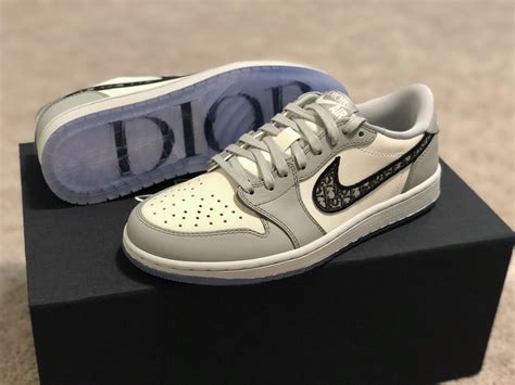 air jordan 1 low dior.